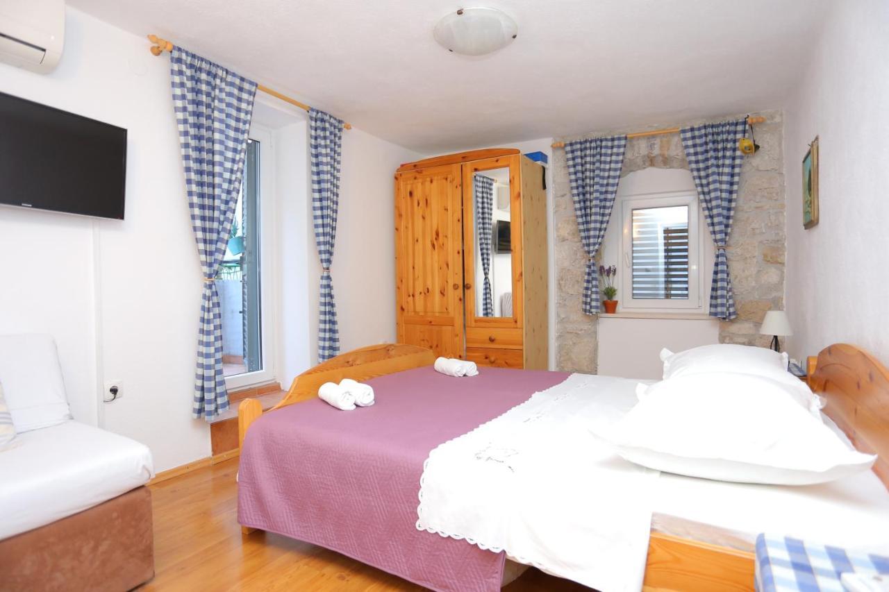 Apartments With A Parking Space Omis - 4327 Omiš Exterior foto