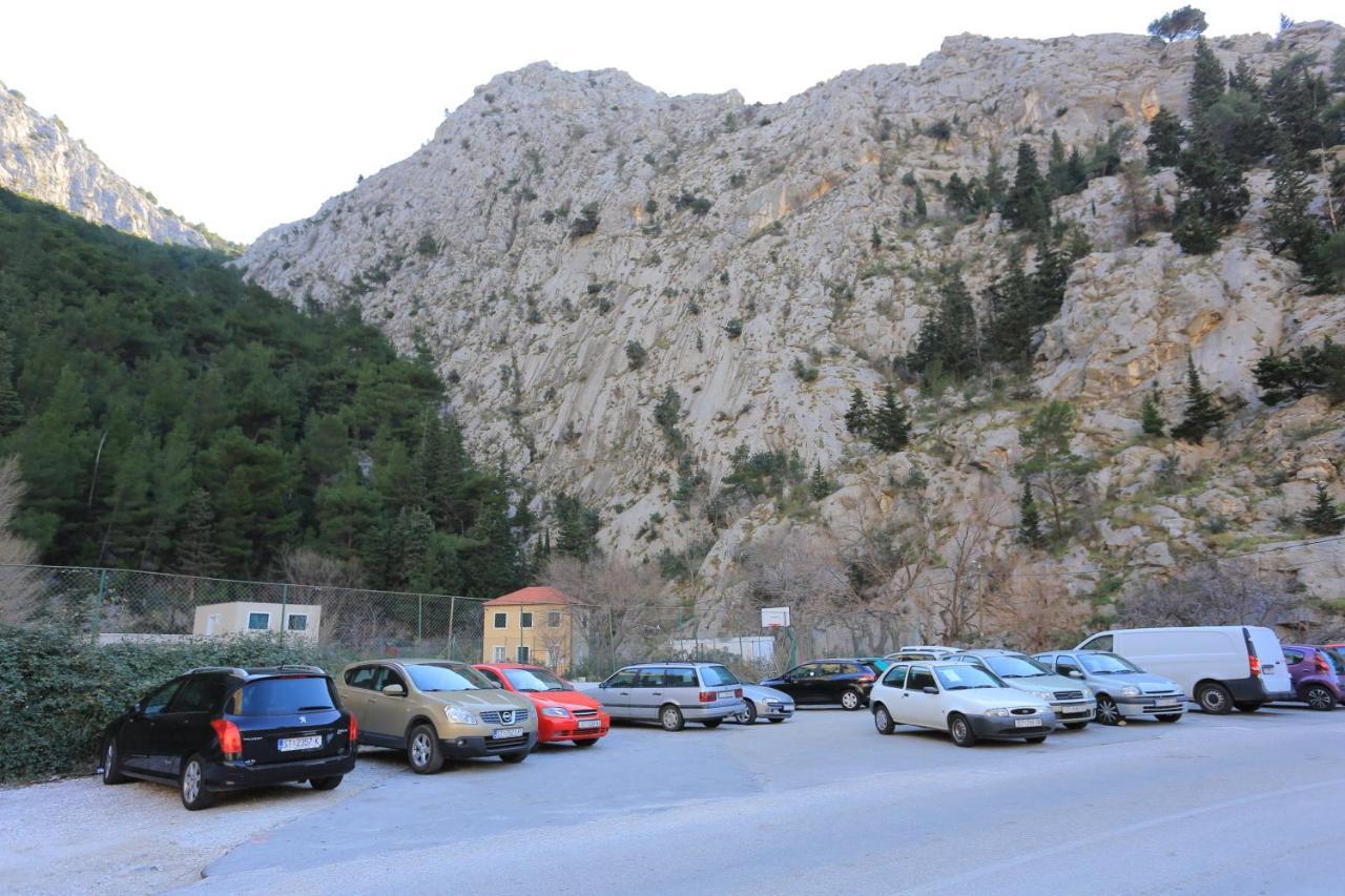 Apartments With A Parking Space Omis - 4327 Omiš Exterior foto