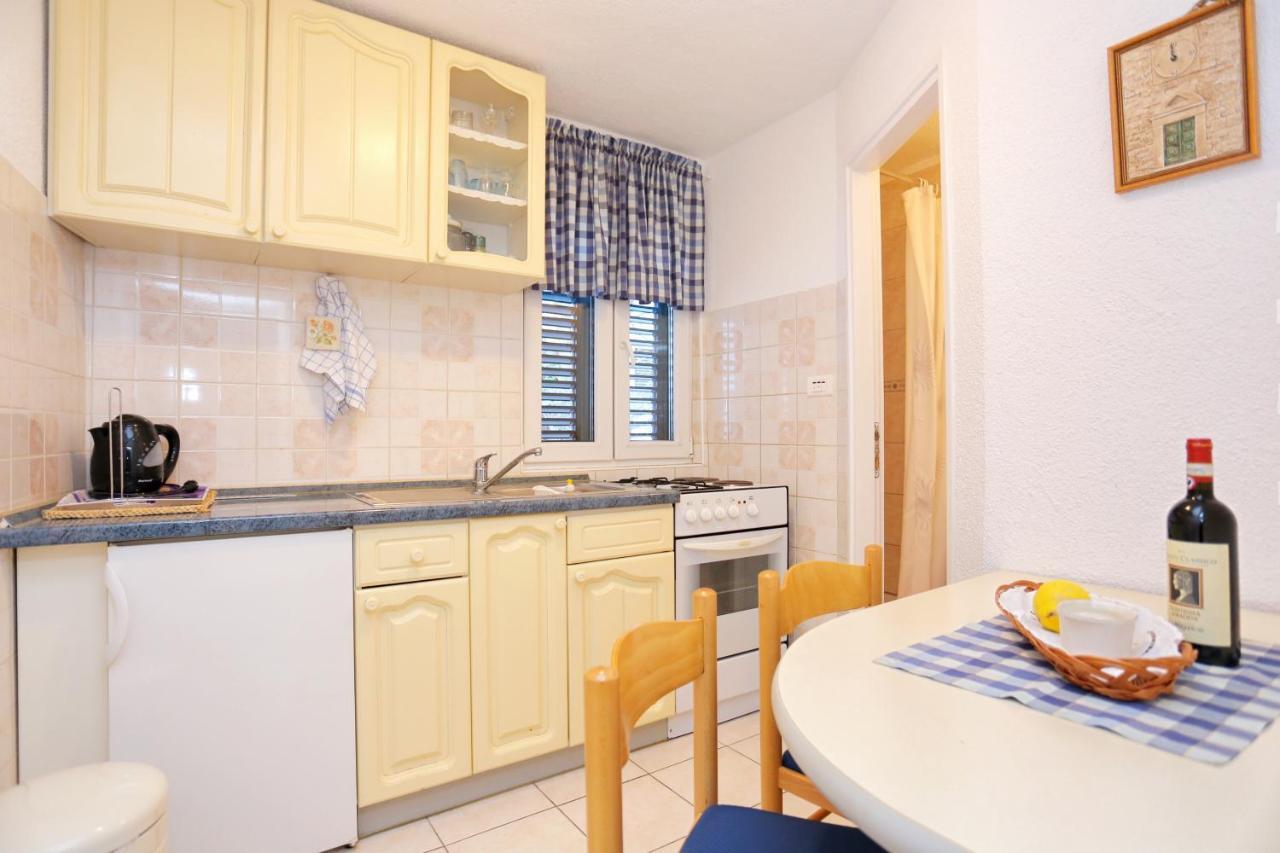 Apartments With A Parking Space Omis - 4327 Omiš Exterior foto