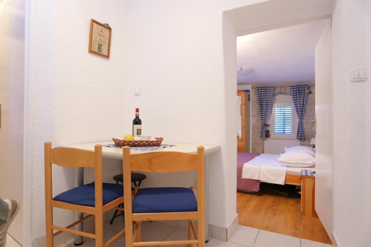 Apartments With A Parking Space Omis - 4327 Omiš Exterior foto