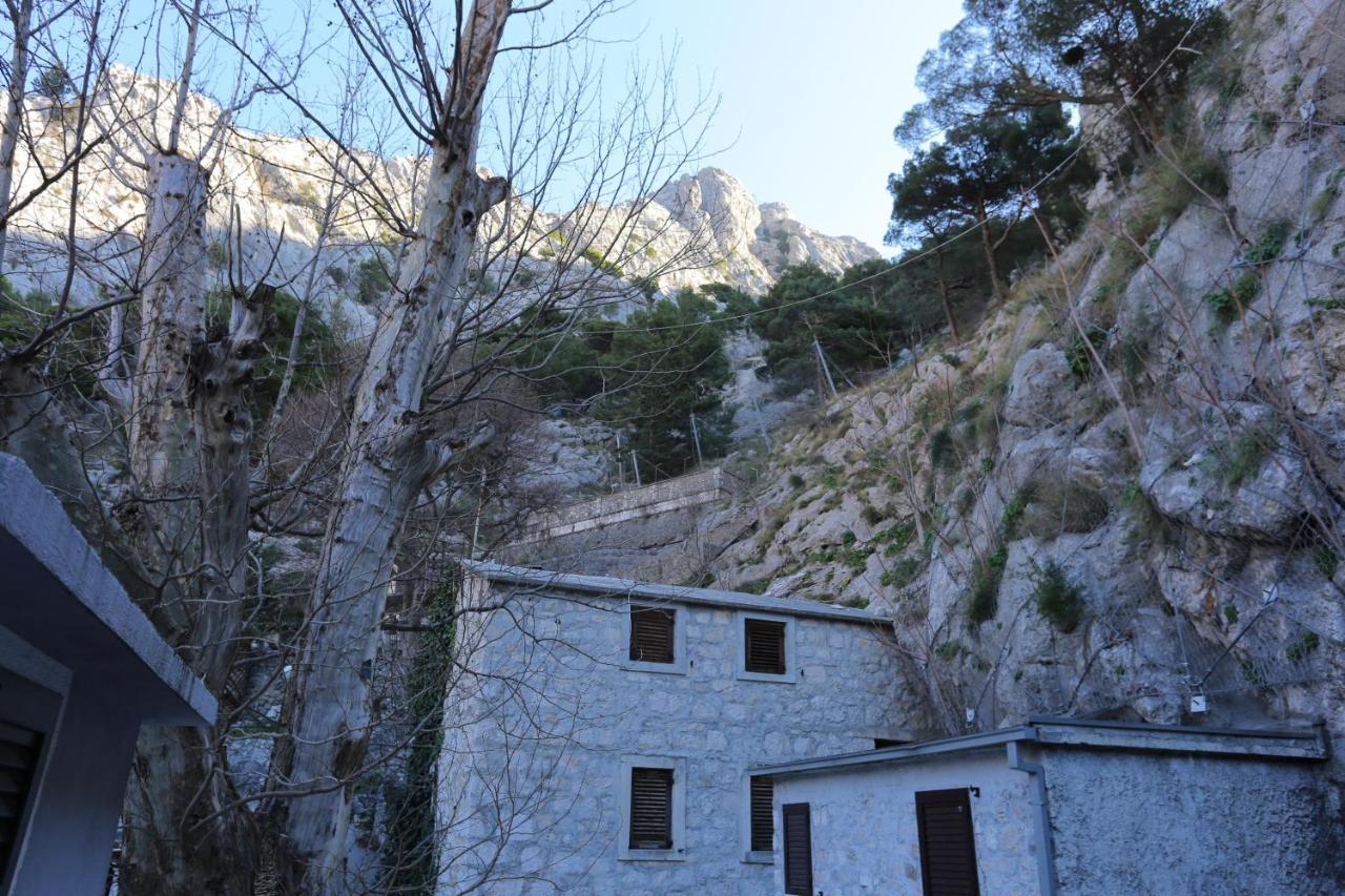 Apartments With A Parking Space Omis - 4327 Omiš Exterior foto